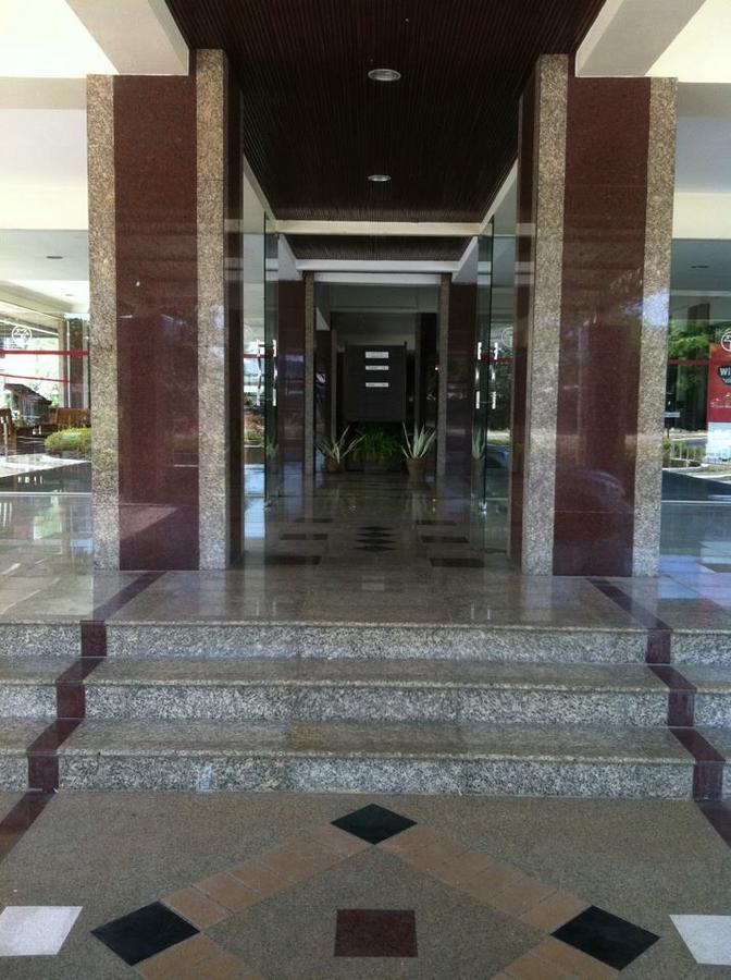 Paradorn Inn Chumphon Exterior foto
