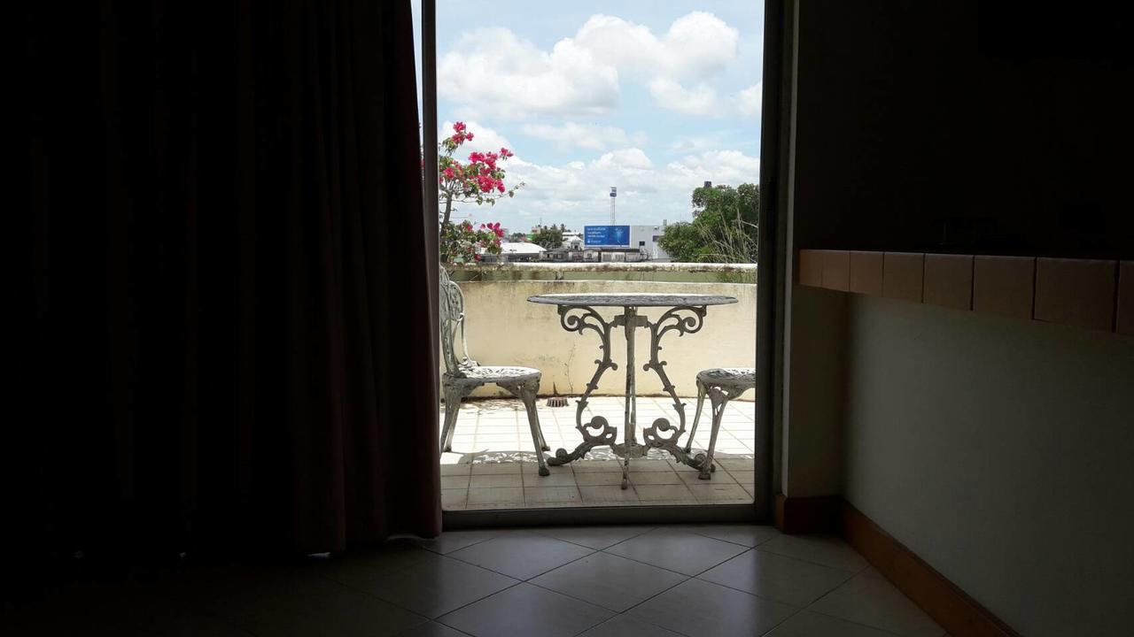 Paradorn Inn Chumphon Exterior foto