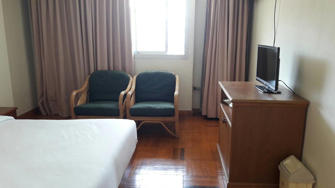 Paradorn Inn Chumphon Exterior foto